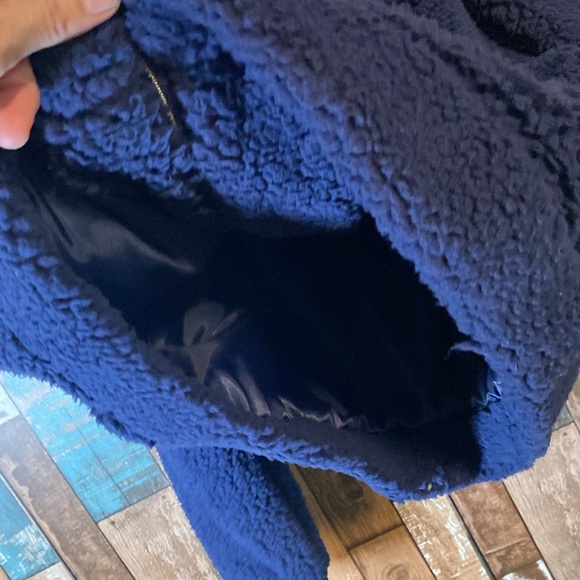 NWOT UGG medium fuzzy soft red white and blue jacket - Picture 10 of 16